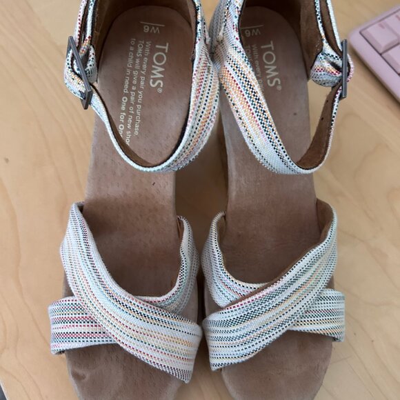 TOMS Striped Wedge Sandals - Picture 1 of 6